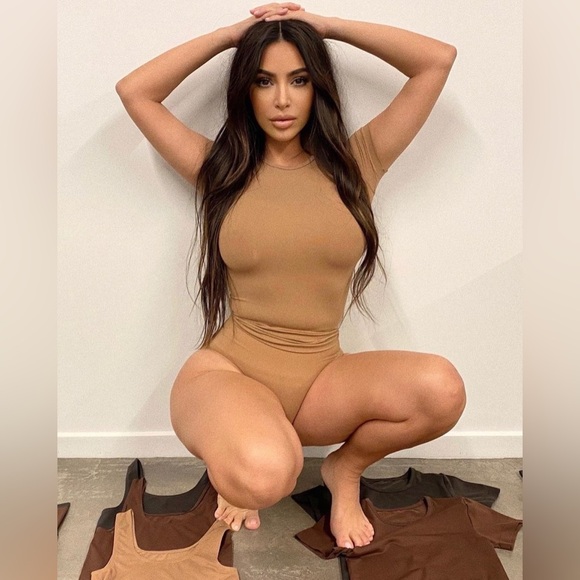 curated SKIMS bundle | assorted SKIMS box | 10pc - Picture 8 of 14